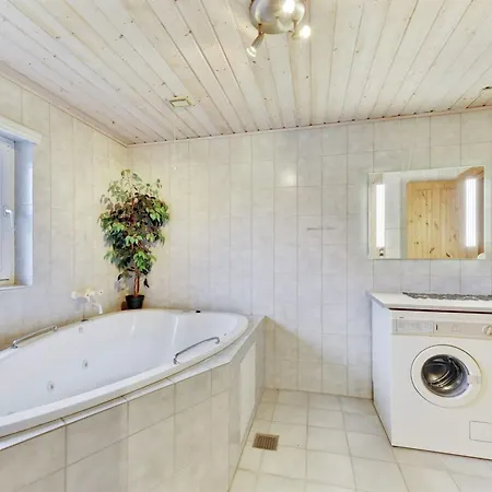 Anita - 500m From The Sea By Interhome